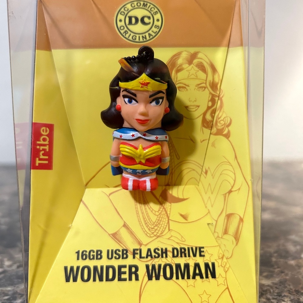 Cute--Iconic Thumb Drives Wonder Woman and Darth Vader--16g